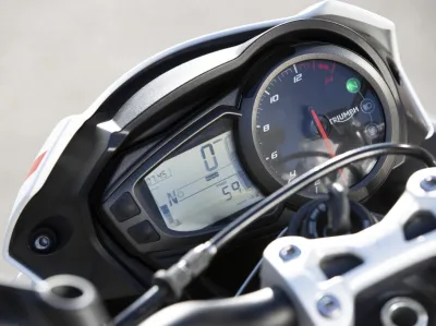 2020 Triumph Street Triple S - photo 2
