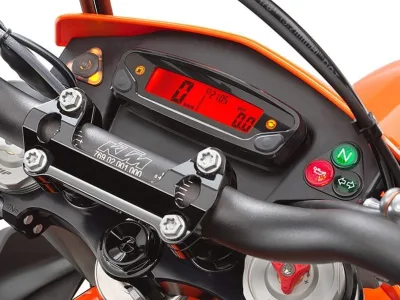 2021 KTM 690 SMC R - photo 6