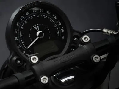 2021 Triumph Bonneville Bobber - photo 2