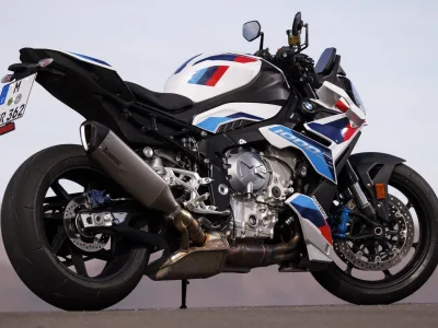 2023 BMW M 1000 R - photo 3