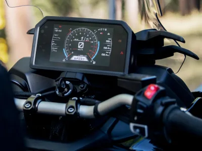 2023 Yamaha Niken GT - photo 6