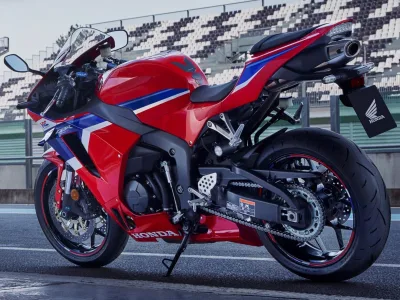 2024 Honda CBR600RR - photo 3