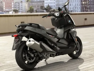 2025 BMW C400X - photo 2