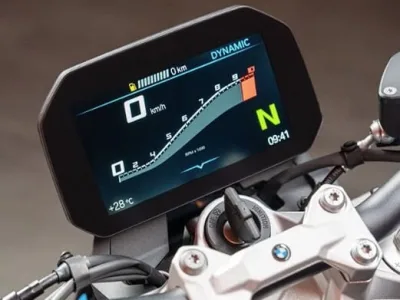 2025 BMW F 900 R - photo 4
