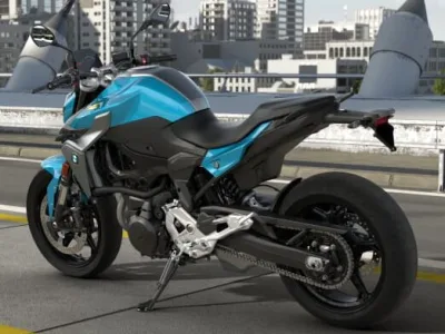 2025 BMW F 900 R - photo 3