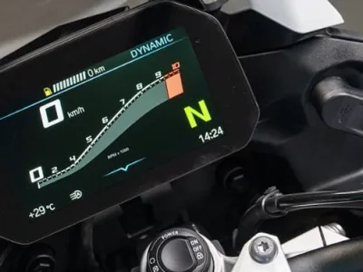 2025 BMW F 900 XR - photo 4