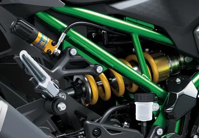 2025 Kawasaki Z900 SE - photo 3