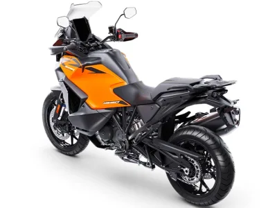 2025 KTM 1390 Super Adventure S EVO - photo 5