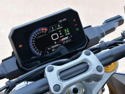 2025 Suzuki GSX-S1000 - photo 3