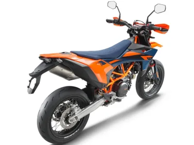 2026 KTM 690 SMC R - photo 3