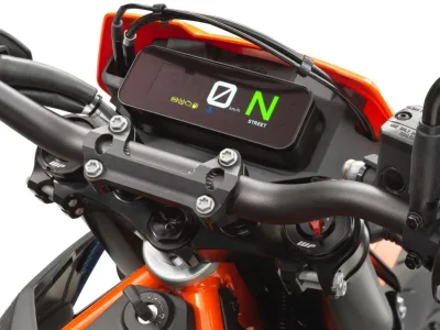 2026 KTM 690 SMC R - photo 2