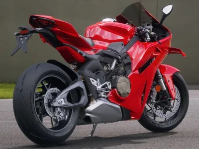 2025 Ducati Panigale V4 - photo 3