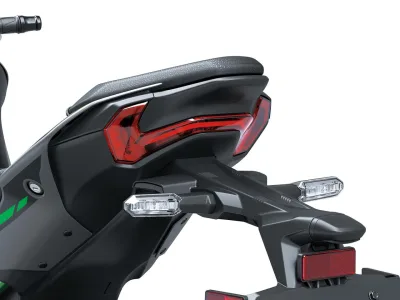 2025 Kawasaki Z900 - photo 4